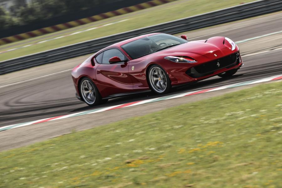  Ferrari 812 Superfast 2017 года  (фото 80 из 91)